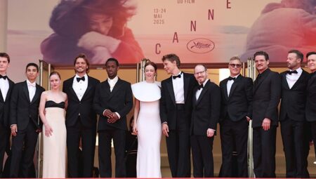 Cannes’da Yıldızlarla Dolu Bir Hırmızı Halı