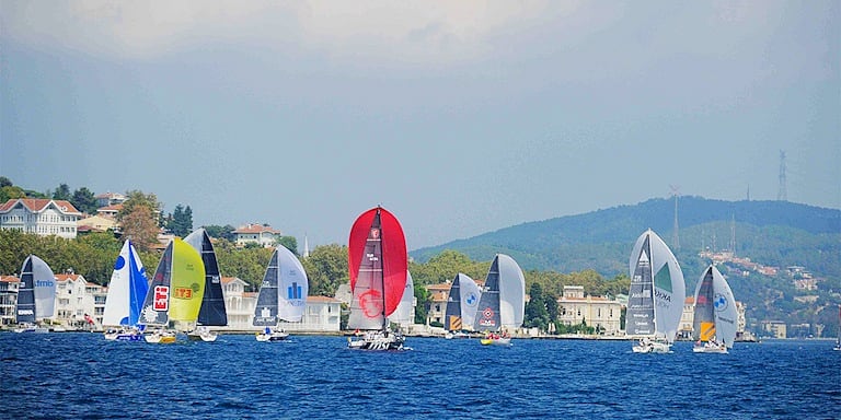 30 Ağustos’ta Yelken Tutkunları Istanbul Boğazında Bir Ortaya Geldi