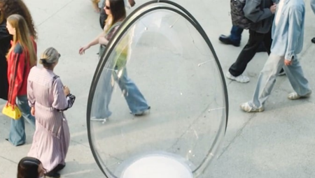 Diesel, “Egg Hunt” ile Milano Moda Haftası’nda Podyumu Sokağa Taşıyor: Kentte Bir Yumurta Avı Başlıyor