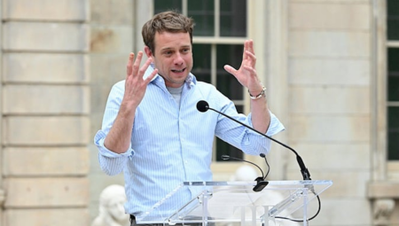 Dior Defilesi Öncesi Jonathan Anderson Hakkında Bilmeniz Gerekenler