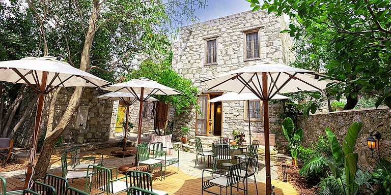 Eski Datça’da Yeni Bir Sanat Durağı: Maison Magi