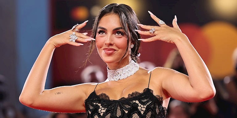 Georgina Rodriguez Çok Konuşulan Nişan Yüzüğünü Venedik’te Sergiledi