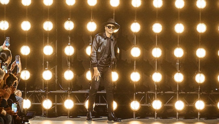 Hedi Slimane’dan Celine’e Tenkit