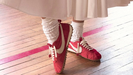 Jacquemus ve Nike’tan Yeni İşbirliği: Moon Shoe Tekrar Alanlara Dönüyor