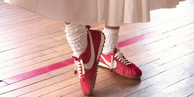 Jacquemus ve Nike’tan Yeni İşbirliği: Moon Shoe Tekrar Alanlara Dönüyor