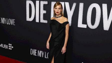 Jennifer Lawrence, Jonathan Anderson İmzalı Dior Elbisesiyle Büyüledi