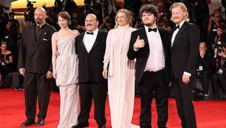 Kırmızı Halı: Venedik Sinema Şenliği “Bugonia” Galası