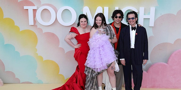 Lena Dunham’dan Yeni Netflix Dizisi: “Too Much”