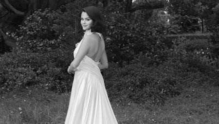 Selena Gomez, Ralph Lauren İmzalı Gelinliğiyle Büyüledi