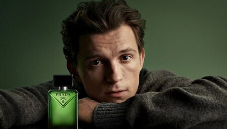 Tom Holland Ve Prada Beauty Bir Ortada