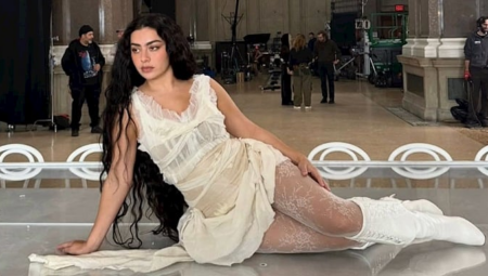 Yakın Bakış: Charli XCX’in Chains of Love’ı