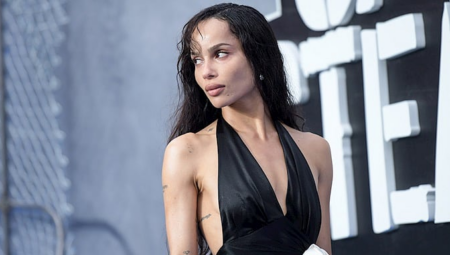 Zoë Kravitz “Caught Stealing” Basın Görünümleri: Eforsuz Şıklık İle Çağdaş Bohem Şekli