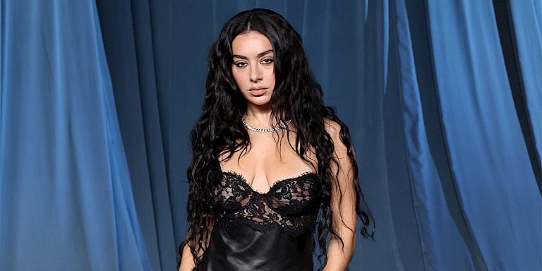 Charli XCX Yeni Albümü “Music, Fashion, Film”i Duyurdu